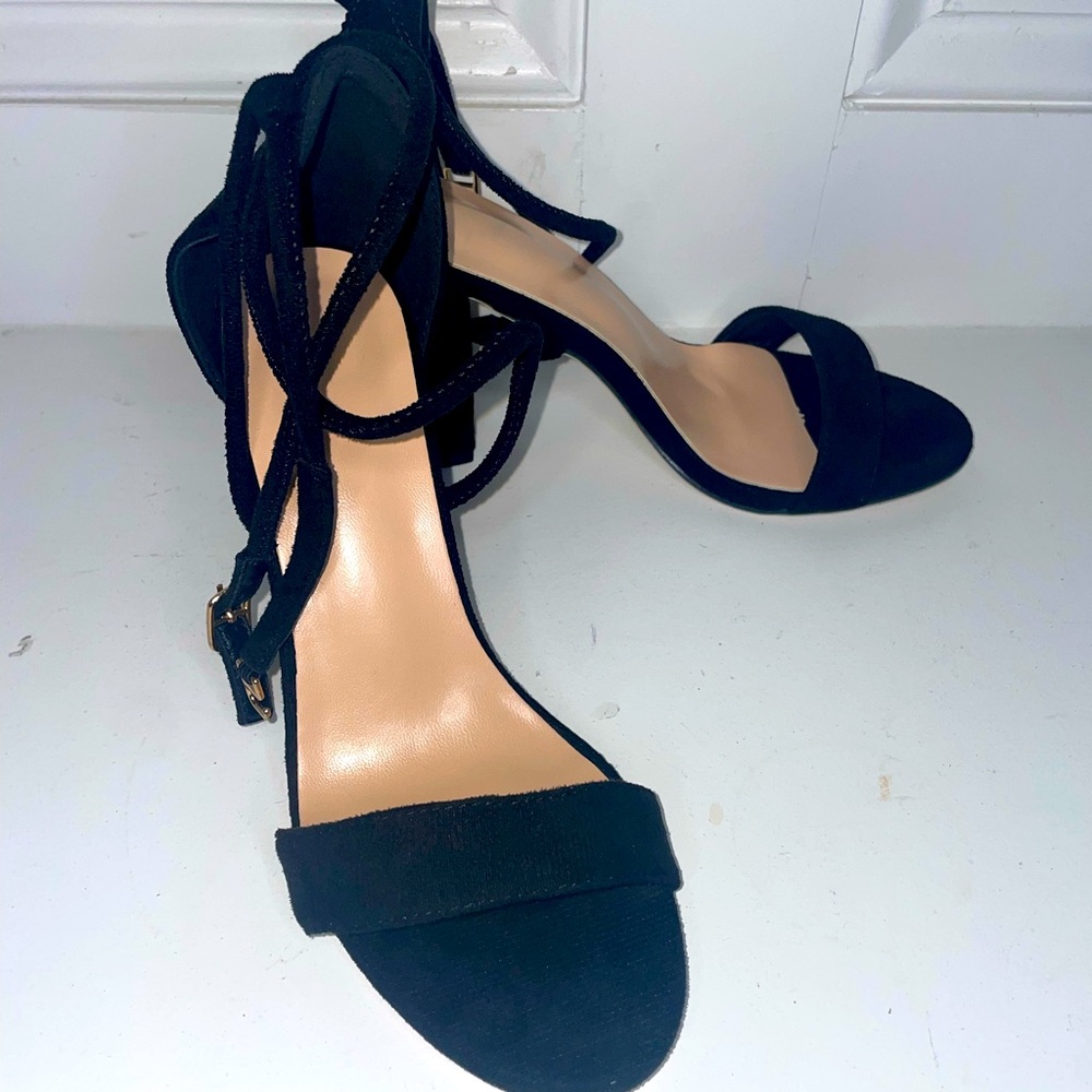 NWOT SHEIN Black Velvet Heelsโ Sz 7